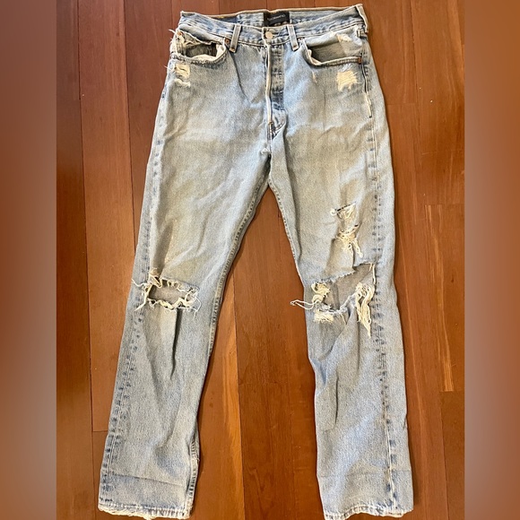 Reformation vintage Levi jeans distressed ripped Sz 31x32 boyfriend